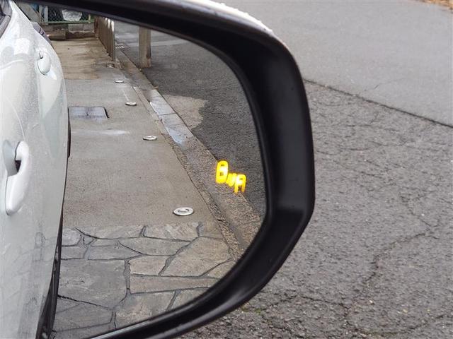 カローラクロス ハイブリッド　Ｚ　Ａクルコン　ＰＣＳ　ＡＣ１００　Ｐシート　４ＷＤ車　横滑り防止装置　キーフリー　ＡＢＳ　ＬＥＤライト　ＥＴＣ車載器　地デジＴＶ　ナビ＆ＴＶ　半革シート　盗難防止装置　アルミホイール　スマートキー（13枚目）