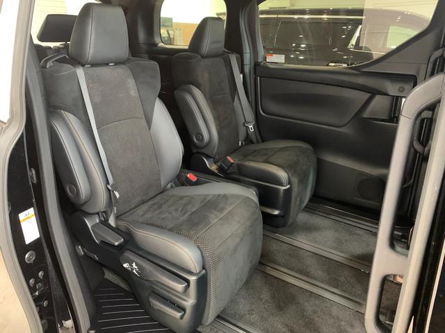 アルファード ２．５Ｓ　タイプゴールドＩＩ　１オーナー　禁煙車　Ｗサンルーフ　両側電動スライドドア　３眼ＬＥＤ　シーケンシャルウインカー　電動リアゲート　ＡＣ１００Ｖ　ハーフレザーシート　ナビキット　純正１８インチＡＷ　ＤＶＤキット　ＥＴＣ（11枚目）