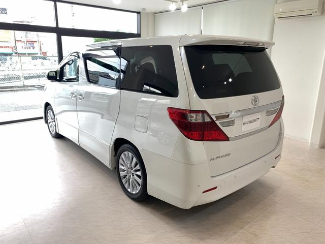 アルファード ２４０Ｓ　ワンオーナー　後期型　７人乗り　両側電動スライドドア　後席モニター　障害物ソナー　２列目オットマン　バックカメラ　ＥＴＣ　１８インチＡＷ　ブルートゥース　ＨＩＤヘッドライト　バックカメラ（30枚目）