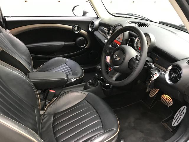 ＭＩＮＩ クーパー　クラブマン　特別限定車　ボンドストリート　黒色　革シート　パイオニアナビ　ＴＶ　付き　シートヒーター　キーレス　ＨＩＤライト　黒色ヘッドライト（21枚目）