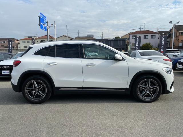 ＧＬＡクラス ＧＬＡ２００ｄ　４マチック　ＡＭＧライン　ナビゲーションＰＫＧ　禁煙車　全周囲カメラ　ワンオーナー　点検記録簿　パノラミックスライディングルーフ　アンビエントライト　フルセグ　純正ナビ　ハーフレザー　ＥＴＣ２．０　ドラレコ　Ｍ付Ｐシート（8枚目）