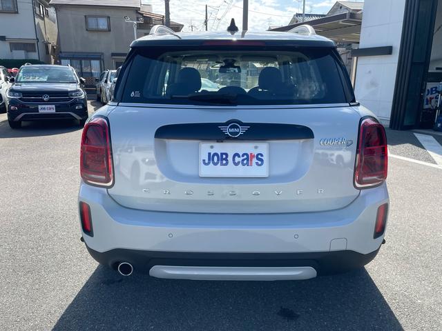 ＭＩＮＩ 　クラッシックトリムＰＫＧ　シートヒーター　禁煙車　ドライビングアシストプラス　ハーフレザーシート　バックカメラ　パワーバックドア　前後クリアランスソナー　アダプティブクルコン　ミラー型ＥＴＣ（6枚目）