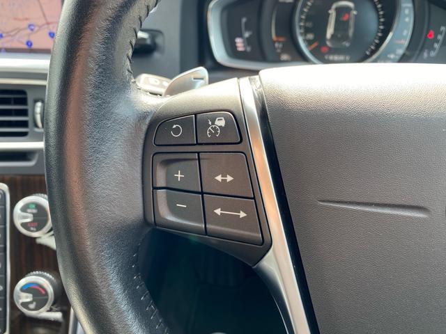 Ｖ６０ Ｔ３　クラシック　禁煙車　サンルーフ　レザーシート　ＥＴＣ２．０　バックカメラ　純正ナビ　純正１８ＡＷ　Ｍ付パワーシート　シートヒーター　ＡＣＣ　Ｂガイド　レーンアシスト　Ｒフォグ　オートハイビーム　ＢＬＩＳ（15枚目）