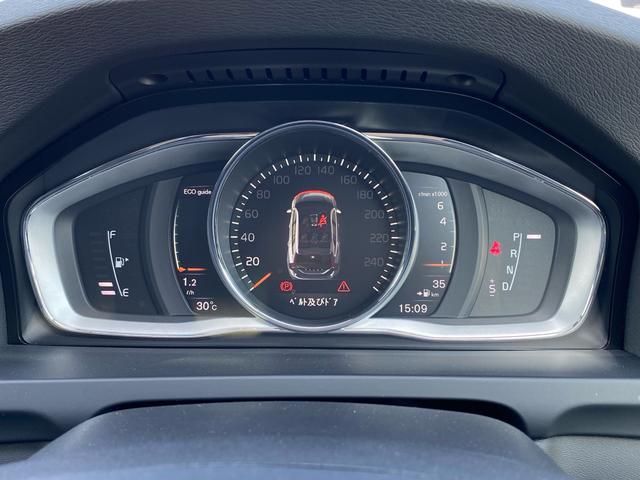 Ｖ６０ Ｔ３　クラシック　禁煙車　サンルーフ　レザーシート　ＥＴＣ２．０　バックカメラ　純正ナビ　純正１８ＡＷ　Ｍ付パワーシート　シートヒーター　ＡＣＣ　Ｂガイド　レーンアシスト　Ｒフォグ　オートハイビーム　ＢＬＩＳ（18枚目）