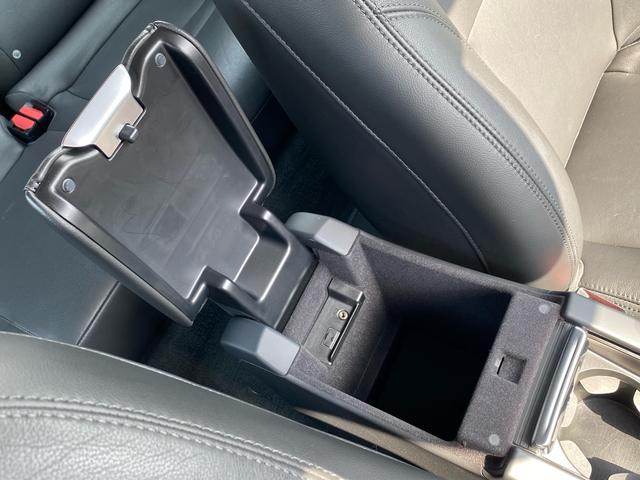 Ｖ６０ Ｔ３　クラシック　禁煙車　サンルーフ　レザーシート　ＥＴＣ２．０　バックカメラ　純正ナビ　純正１８ＡＷ　Ｍ付パワーシート　シートヒーター　ＡＣＣ　Ｂガイド　レーンアシスト　Ｒフォグ　オートハイビーム　ＢＬＩＳ（26枚目）