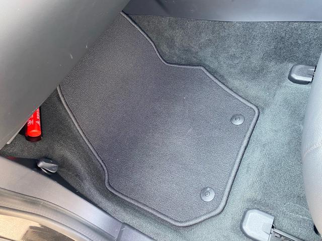 Ｖ６０ Ｔ３　クラシック　禁煙車　サンルーフ　レザーシート　ＥＴＣ２．０　バックカメラ　純正ナビ　純正１８ＡＷ　Ｍ付パワーシート　シートヒーター　ＡＣＣ　Ｂガイド　レーンアシスト　Ｒフォグ　オートハイビーム　ＢＬＩＳ（39枚目）
