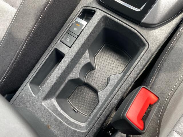 Ｔ－ロック ＴＤＩ　スタイル　レザーシートＰＫＧ　ＤｉｓｃｏｖｅｒＰｒｏＰＫＧ　ワンオーナー　禁煙車　レザーシート　リアビューカメラ　ＥＴＣ２．０　純正ナビ　Ｍ付パワーシート　ＡｐｐｌｅＣａｒＰｌａｙ　Ｐバックドア　シートヒーター（26枚目）