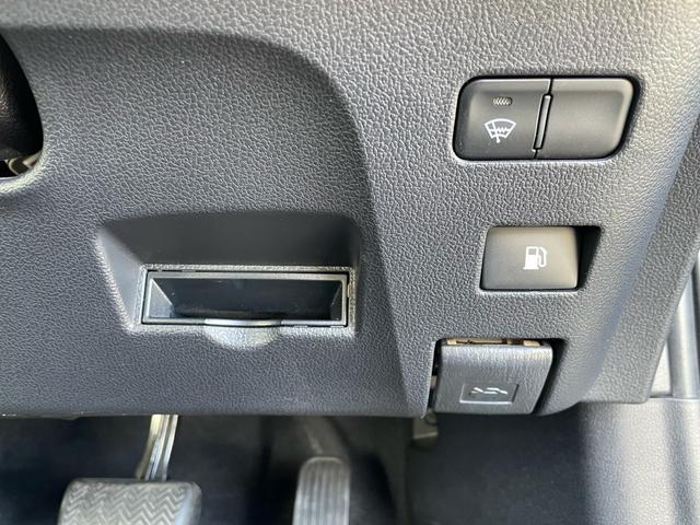 プリウス Aツーリングセレクション 全塗装 セーフティセンスPKG ナビ TV クリアランスソナー ブラインドスポットモニター ETC シートヒーター HUD レーダークルコン E/Gスターター エアロ クールグレー内装 Bカメラ(25枚目)