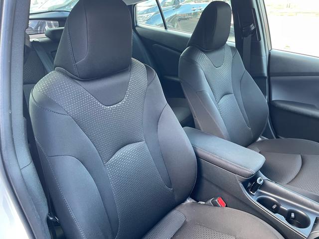 プリウス S ナビ ドラレコ セーフティセンス LEDランプ インテリジェントクリアランスソナー アダプティブクルコン Bカメラ アクセサリーコンセント スマートエントリー/スタートシステム 合皮巻きステアリング(11枚目)