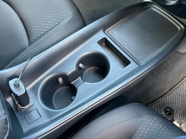 プリウス S ナビ ドラレコ セーフティセンス LEDランプ インテリジェントクリアランスソナー アダプティブクルコン Bカメラ アクセサリーコンセント スマートエントリー/スタートシステム 合皮巻きステアリング(20枚目)