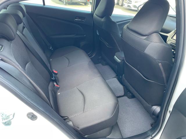 プリウス S ナビ ドラレコ セーフティセンス LEDランプ インテリジェントクリアランスソナー アダプティブクルコン Bカメラ アクセサリーコンセント スマートエントリー/スタートシステム 合皮巻きステアリング(27枚目)