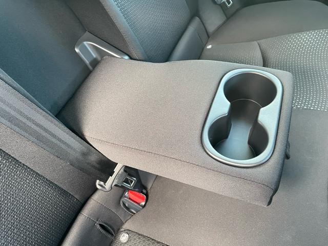 プリウス S ナビ ドラレコ セーフティセンス LEDランプ インテリジェントクリアランスソナー アダプティブクルコン Bカメラ アクセサリーコンセント スマートエントリー/スタートシステム 合皮巻きステアリング(61枚目)