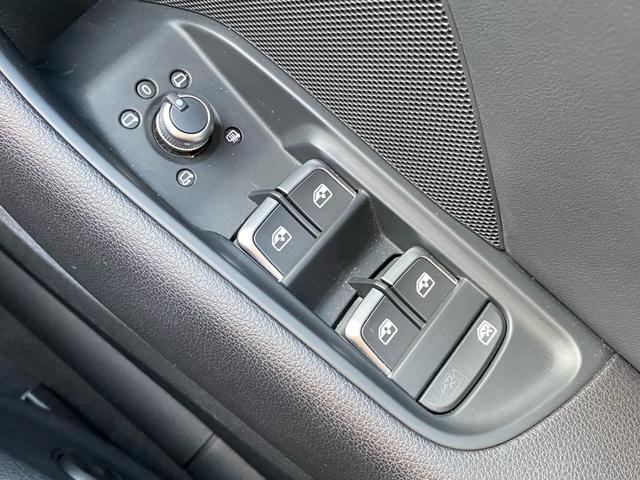 A3 スポーツバック30TFSIスポシグネチエデSラインP バーチャルコックピット ハーフレザーシート 禁煙車 ETC2.0 前後ドラレコ バックカメラ パワーシート シートヒーター 純正ナビ TV CarPlay ACC LEDヘッドランプ レーンアシスト(33枚目)