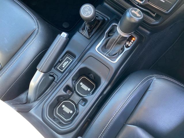 ジープ・ラングラーアンリミテッド サハラ　ワンオーナー　禁煙車　黒革シート　ヒッチメンバー　フリーダムトップ　ＡＬＰＩＮＥ製９スピーカー　地デジＴＶ　純正ナビ　ＥＴＣ２．０　前後ドラレコ　８．４インチＶＧＡタッチパネルモニター　パークセンス（25枚目）