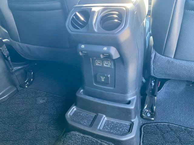 ジープ・ラングラーアンリミテッド サハラ　ワンオーナー　禁煙車　黒革シート　ヒッチメンバー　フリーダムトップ　ＡＬＰＩＮＥ製９スピーカー　地デジＴＶ　純正ナビ　ＥＴＣ２．０　前後ドラレコ　８．４インチＶＧＡタッチパネルモニター　パークセンス（40枚目）