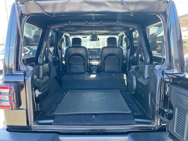 ジープ・ラングラーアンリミテッド サハラ　ワンオーナー　禁煙車　黒革シート　ヒッチメンバー　フリーダムトップ　ＡＬＰＩＮＥ製９スピーカー　地デジＴＶ　純正ナビ　ＥＴＣ２．０　前後ドラレコ　８．４インチＶＧＡタッチパネルモニター　パークセンス（43枚目）