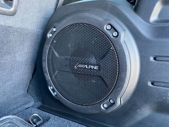 ジープ・ラングラーアンリミテッド サハラ　ワンオーナー　禁煙車　黒革シート　ヒッチメンバー　フリーダムトップ　ＡＬＰＩＮＥ製９スピーカー　地デジＴＶ　純正ナビ　ＥＴＣ２．０　前後ドラレコ　８．４インチＶＧＡタッチパネルモニター　パークセンス（44枚目）