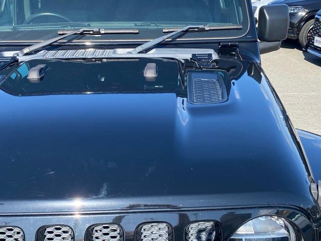 ジープ・ラングラーアンリミテッド サハラ　ワンオーナー　禁煙車　黒革シート　ヒッチメンバー　フリーダムトップ　ＡＬＰＩＮＥ製９スピーカー　地デジＴＶ　純正ナビ　ＥＴＣ２．０　前後ドラレコ　８．４インチＶＧＡタッチパネルモニター　パークセンス（49枚目）