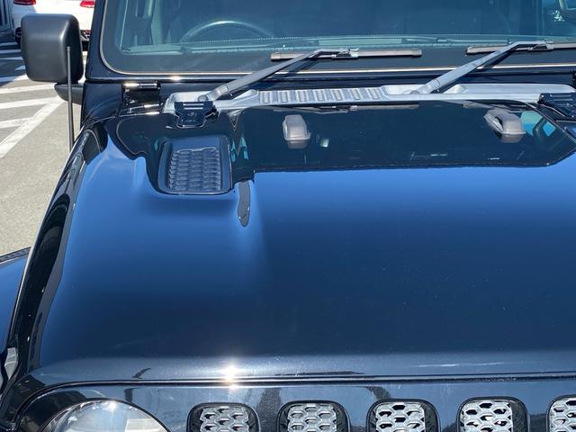 ジープ・ラングラーアンリミテッド サハラ　ワンオーナー　禁煙車　黒革シート　ヒッチメンバー　フリーダムトップ　ＡＬＰＩＮＥ製９スピーカー　地デジＴＶ　純正ナビ　ＥＴＣ２．０　前後ドラレコ　８．４インチＶＧＡタッチパネルモニター　パークセンス（52枚目）