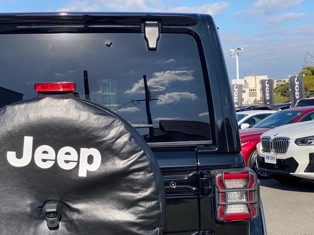 ジープ・ラングラーアンリミテッド サハラ　ワンオーナー　禁煙車　黒革シート　ヒッチメンバー　フリーダムトップ　ＡＬＰＩＮＥ製９スピーカー　地デジＴＶ　純正ナビ　ＥＴＣ２．０　前後ドラレコ　８．４インチＶＧＡタッチパネルモニター　パークセンス（60枚目）