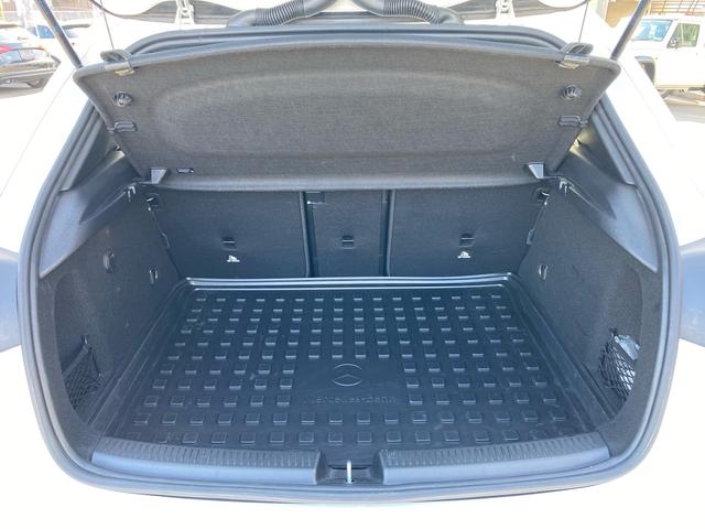 ＪＯＢＣＡＲＳの看板が目印です！！