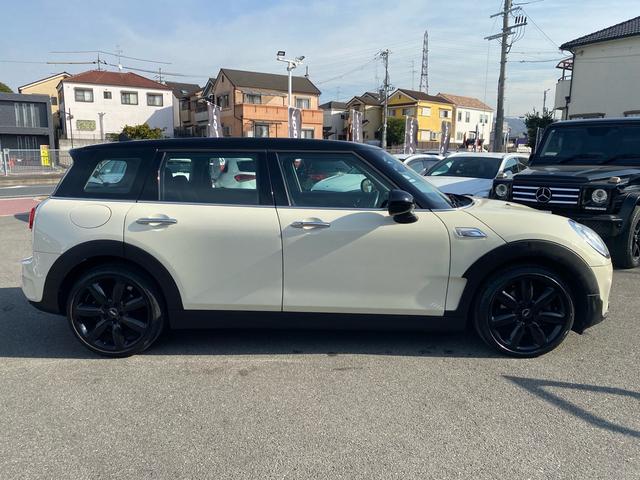 MINI クーパーS クラブマン ハーフレザーシート 禁煙車 純正ナビ ミラーETC ドラレコ シートヒーター リアビューカメラ パークディスタンスコントロール バックカメラ ACC LEDヘッドランプ インテリジェントセーフティ(4枚目)