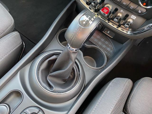 MINI クーパーS クラブマン ハーフレザーシート 禁煙車 純正ナビ ミラーETC ドラレコ シートヒーター リアビューカメラ パークディスタンスコントロール バックカメラ ACC LEDヘッドランプ インテリジェントセーフティ(23枚目)