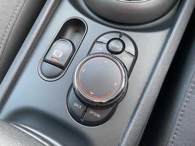 MINI クーパーS クラブマン ハーフレザーシート 禁煙車 純正ナビ ミラーETC ドラレコ シートヒーター リアビューカメラ パークディスタンスコントロール バックカメラ ACC LEDヘッドランプ インテリジェントセーフティ(24枚目)
