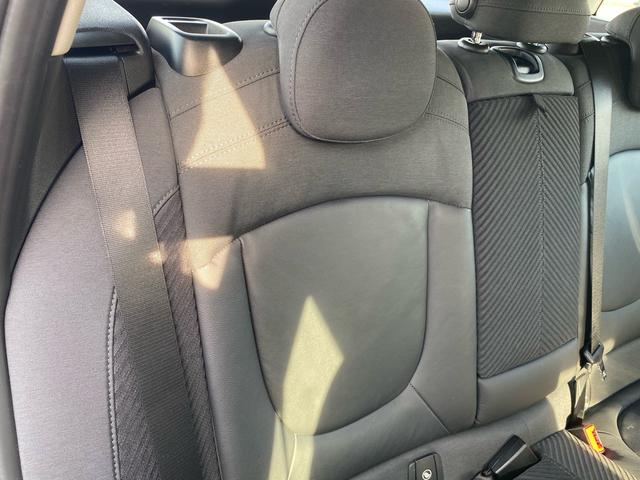 MINI クーパーS クラブマン ハーフレザーシート 禁煙車 純正ナビ ミラーETC ドラレコ シートヒーター リアビューカメラ パークディスタンスコントロール バックカメラ ACC LEDヘッドランプ インテリジェントセーフティ(76枚目)