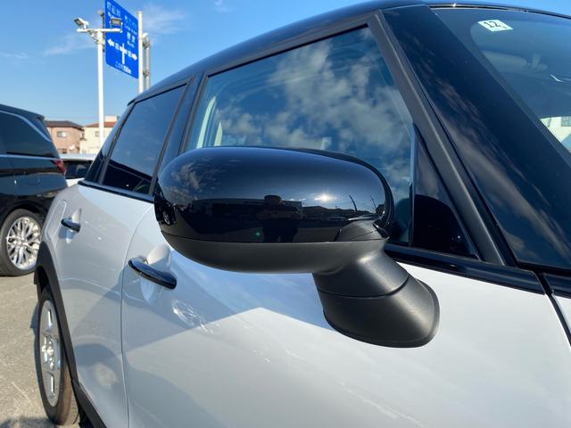 MINI クーパーC クラシック・トリム ハーフレザーシート 禁煙車 純正ナビ AppleCarPlay シートヒーター ステアリングヒーター ミラーETC 前後ドラレコ ACC バックカメラ バックガイド パーキングアシスト レーンアシスト(54枚目)
