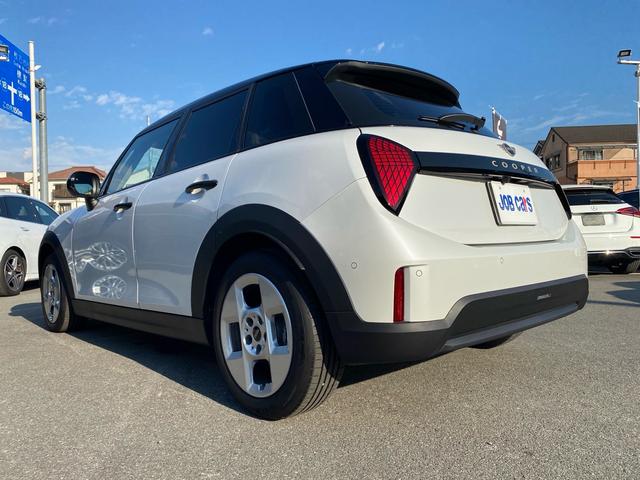 MINI クーパーC クラシック・トリム ハーフレザーシート 禁煙車 純正ナビ AppleCarPlay シートヒーター ステアリングヒーター ミラーETC 前後ドラレコ ACC バックカメラ バックガイド パーキングアシスト レーンアシスト(60枚目)