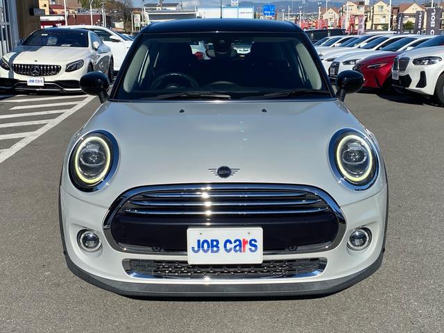 ＭＩＮＩ クーパー　カメラ／パーキングアシストＰＫＧ　ペッパーＰＫＧ　ライトＰＫＧ　エキサイトメントＰＫＧ　ストレージコンバートメントＰＫＧ　コンフォートアクセス　禁煙車　ＥＴＣ　クリアランスソナー　前後フォグランプ（2枚目）