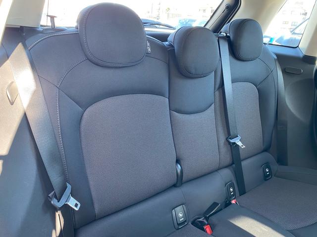 ＭＩＮＩ クーパー　カメラ／パーキングアシストＰＫＧ　ペッパーＰＫＧ　ライトＰＫＧ　エキサイトメントＰＫＧ　ストレージコンバートメントＰＫＧ　コンフォートアクセス　禁煙車　ＥＴＣ　クリアランスソナー　前後フォグランプ（10枚目）