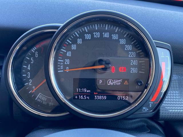 ＭＩＮＩ クーパー　カメラ／パーキングアシストＰＫＧ　ペッパーＰＫＧ　ライトＰＫＧ　エキサイトメントＰＫＧ　ストレージコンバートメントＰＫＧ　コンフォートアクセス　禁煙車　ＥＴＣ　クリアランスソナー　前後フォグランプ（18枚目）