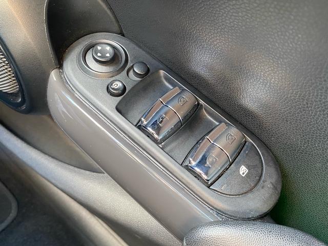 ＭＩＮＩ クーパー　カメラ／パーキングアシストＰＫＧ　ペッパーＰＫＧ　ライトＰＫＧ　エキサイトメントＰＫＧ　ストレージコンバートメントＰＫＧ　コンフォートアクセス　禁煙車　ＥＴＣ　クリアランスソナー　前後フォグランプ（32枚目）