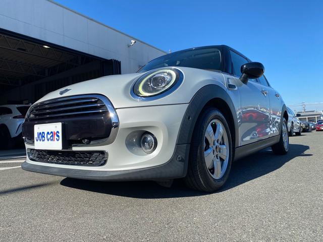 ＭＩＮＩ クーパー　カメラ／パーキングアシストＰＫＧ　ペッパーＰＫＧ　ライトＰＫＧ　エキサイトメントＰＫＧ　ストレージコンバートメントＰＫＧ　コンフォートアクセス　禁煙車　ＥＴＣ　クリアランスソナー　前後フォグランプ（43枚目）