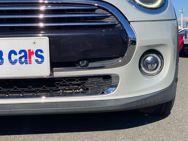 ＭＩＮＩ クーパー　カメラ／パーキングアシストＰＫＧ　ペッパーＰＫＧ　ライトＰＫＧ　エキサイトメントＰＫＧ　ストレージコンバートメントＰＫＧ　コンフォートアクセス　禁煙車　ＥＴＣ　クリアランスソナー　前後フォグランプ（45枚目）