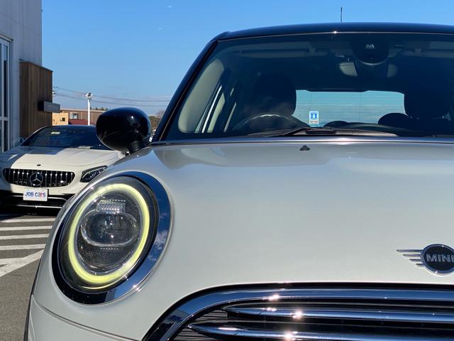 ＭＩＮＩ クーパー　カメラ／パーキングアシストＰＫＧ　ペッパーＰＫＧ　ライトＰＫＧ　エキサイトメントＰＫＧ　ストレージコンバートメントＰＫＧ　コンフォートアクセス　禁煙車　ＥＴＣ　クリアランスソナー　前後フォグランプ（48枚目）