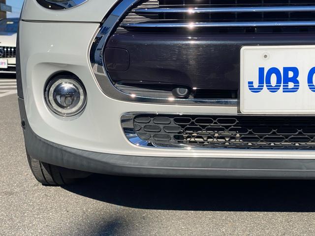 ＭＩＮＩ クーパー　カメラ／パーキングアシストＰＫＧ　ペッパーＰＫＧ　ライトＰＫＧ　エキサイトメントＰＫＧ　ストレージコンバートメントＰＫＧ　コンフォートアクセス　禁煙車　ＥＴＣ　クリアランスソナー　前後フォグランプ（49枚目）