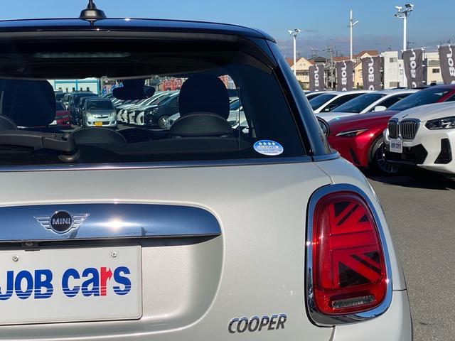 ＭＩＮＩ クーパー　カメラ／パーキングアシストＰＫＧ　ペッパーＰＫＧ　ライトＰＫＧ　エキサイトメントＰＫＧ　ストレージコンバートメントＰＫＧ　コンフォートアクセス　禁煙車　ＥＴＣ　クリアランスソナー　前後フォグランプ（60枚目）