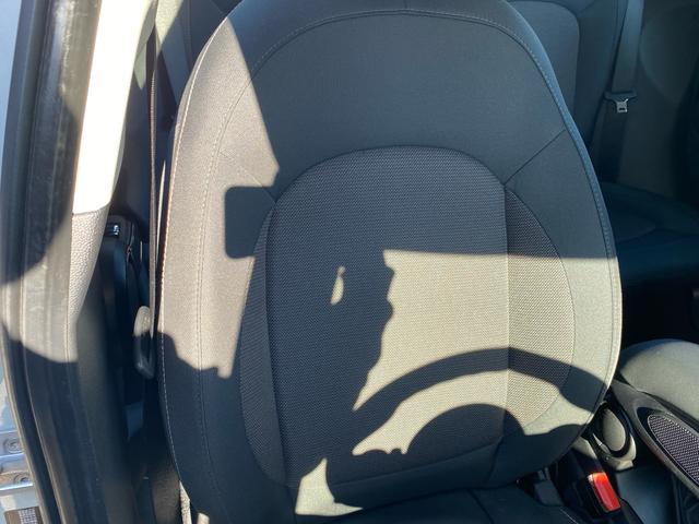 ＭＩＮＩ クーパー　カメラ／パーキングアシストＰＫＧ　ペッパーＰＫＧ　ライトＰＫＧ　エキサイトメントＰＫＧ　ストレージコンバートメントＰＫＧ　コンフォートアクセス　禁煙車　ＥＴＣ　クリアランスソナー　前後フォグランプ（70枚目）