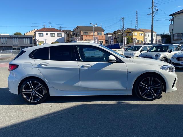 １シリーズ １１８ｄ　プレイ　エディションジョイ＋　ハイラインＰ　ハイラインＰＫＧ　ｉＤｒｉｖｅナビゲーションＰＫＧ　１０．２５インチワイドディスプレイ　禁煙車　ＡｐｐｌｅＣａｒｐｌａｙ　Ｂカメラ　バックガイド　メモリーパワーシート　ミラーＥＴＣ　パーキングアシスト（4枚目）