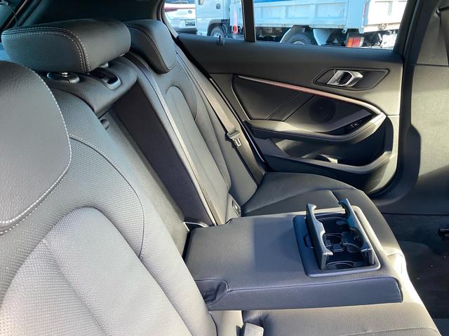 １シリーズ １１８ｄ　プレイ　エディションジョイ＋　ハイラインＰ　ハイラインＰＫＧ　ｉＤｒｉｖｅナビゲーションＰＫＧ　１０．２５インチワイドディスプレイ　禁煙車　ＡｐｐｌｅＣａｒｐｌａｙ　Ｂカメラ　バックガイド　メモリーパワーシート　ミラーＥＴＣ　パーキングアシスト（39枚目）