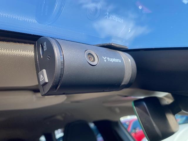 Ｖ４０ Ｔ３　モメンタム　禁煙車　バックカメラ　ＥＴＣ　ドラレコ　キーレスドライブ　運転席メモリ付きパワーシート　ＨＤＤナビ　ワンセグ　純正１７インチアルミホイール　　オートライト　革巻きステアリングホイール　合皮コンビシート（28枚目）