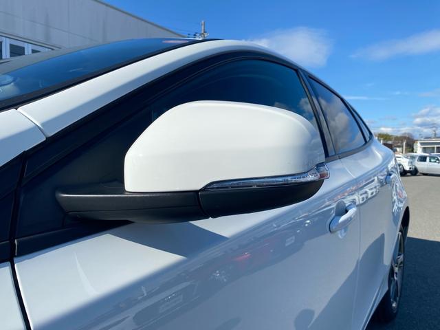 Ｖ４０ Ｔ３　モメンタム　禁煙車　バックカメラ　ＥＴＣ　ドラレコ　キーレスドライブ　運転席メモリ付きパワーシート　ＨＤＤナビ　ワンセグ　純正１７インチアルミホイール　　オートライト　革巻きステアリングホイール　合皮コンビシート（68枚目）