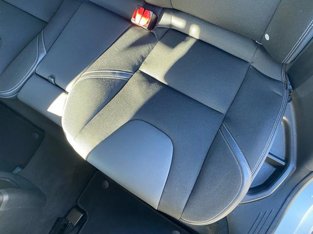 Ｖ４０ Ｔ３　モメンタム　禁煙車　バックカメラ　ＥＴＣ　ドラレコ　キーレスドライブ　運転席メモリ付きパワーシート　ＨＤＤナビ　ワンセグ　純正１７インチアルミホイール　　オートライト　革巻きステアリングホイール　合皮コンビシート（79枚目）