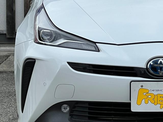 プリウス Ａプレミアム　後期型　衝突軽減ブレーキ　全方位カメラ　９型ナビＴＶ　Ｂｌｕｅｔｏｏｔｈ　ＥＴＣ２．０　黒革シート　シートヒーター　エアシート　パワーシート　ＨＵＤ　レーンアシスト　オートハイビーム　保証付（7枚目）