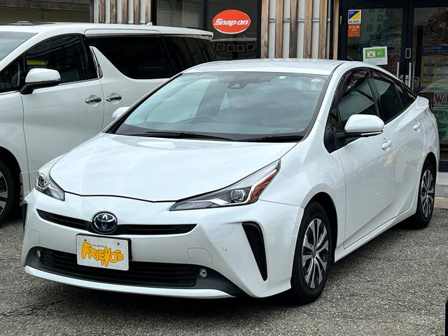 プリウス Ａプレミアム　後期型　衝突軽減ブレーキ　全方位カメラ　９型ナビＴＶ　Ｂｌｕｅｔｏｏｔｈ　ＥＴＣ２．０　黒革シート　シートヒーター　エアシート　パワーシート　ＨＵＤ　レーンアシスト　オートハイビーム　保証付（10枚目）