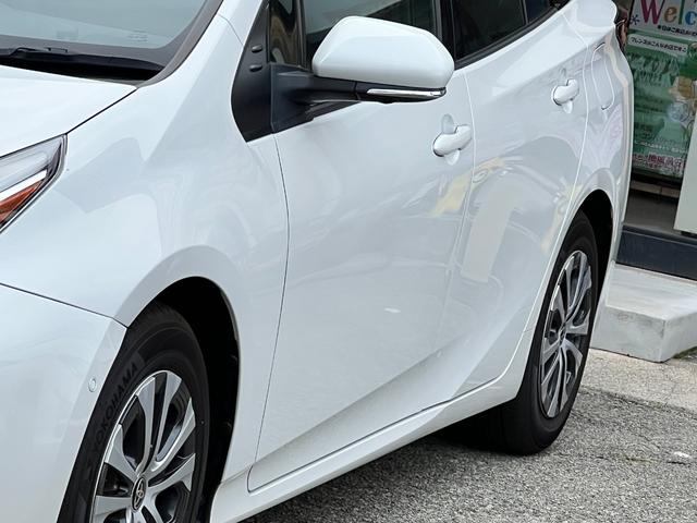 プリウス Ａプレミアム　後期型　衝突軽減ブレーキ　全方位カメラ　９型ナビＴＶ　Ｂｌｕｅｔｏｏｔｈ　ＥＴＣ２．０　黒革シート　シートヒーター　エアシート　パワーシート　ＨＵＤ　レーンアシスト　オートハイビーム　保証付（12枚目）