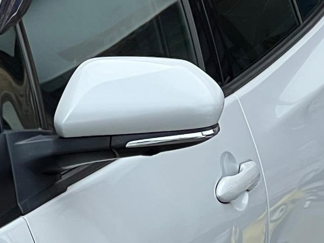 プリウス Ａプレミアム　後期型　衝突軽減ブレーキ　全方位カメラ　９型ナビＴＶ　Ｂｌｕｅｔｏｏｔｈ　ＥＴＣ２．０　黒革シート　シートヒーター　エアシート　パワーシート　ＨＵＤ　レーンアシスト　オートハイビーム　保証付（14枚目）
